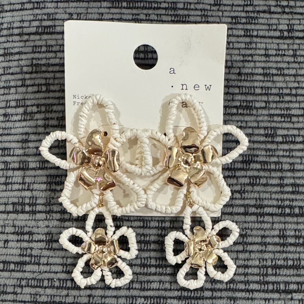 a new day White and Gold Flower Earrings